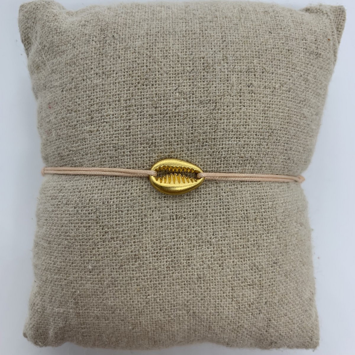 Pulsera Pequeña Concha Dorada