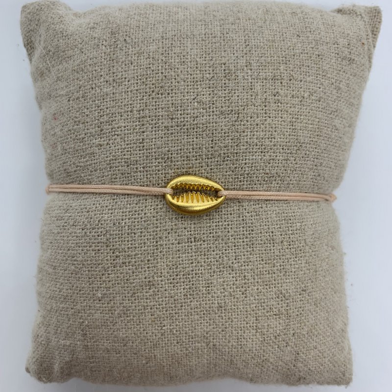 Small Golden Shell Bracelet