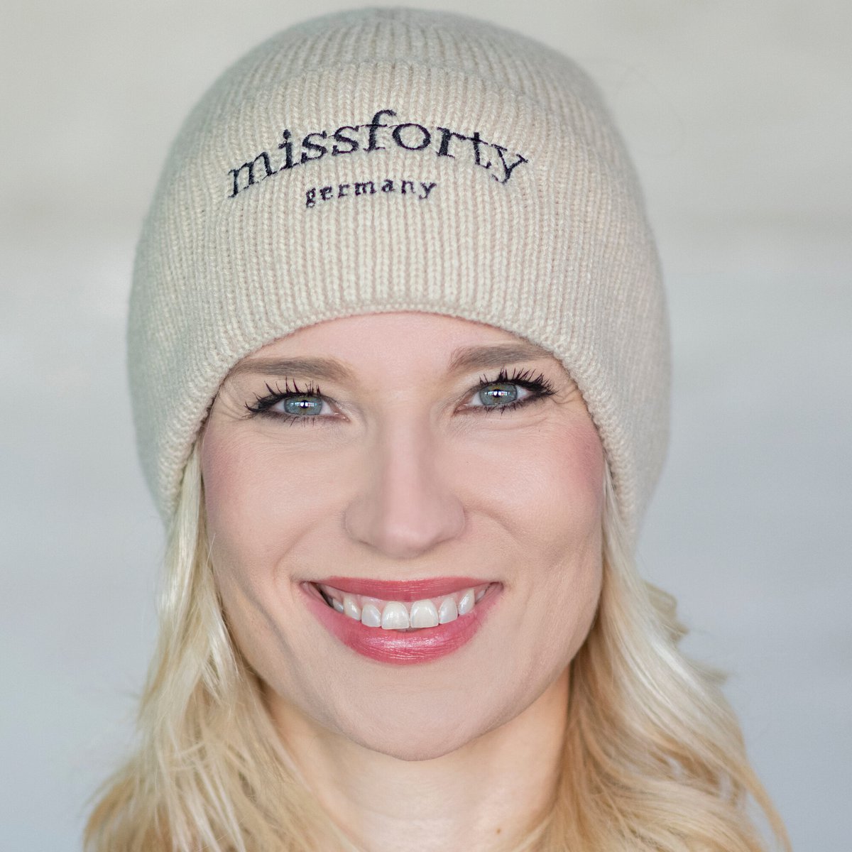 Damen Strickmütze Beanie Strickbeanie Frauengeschenk Geschenkbox weiß softbeige