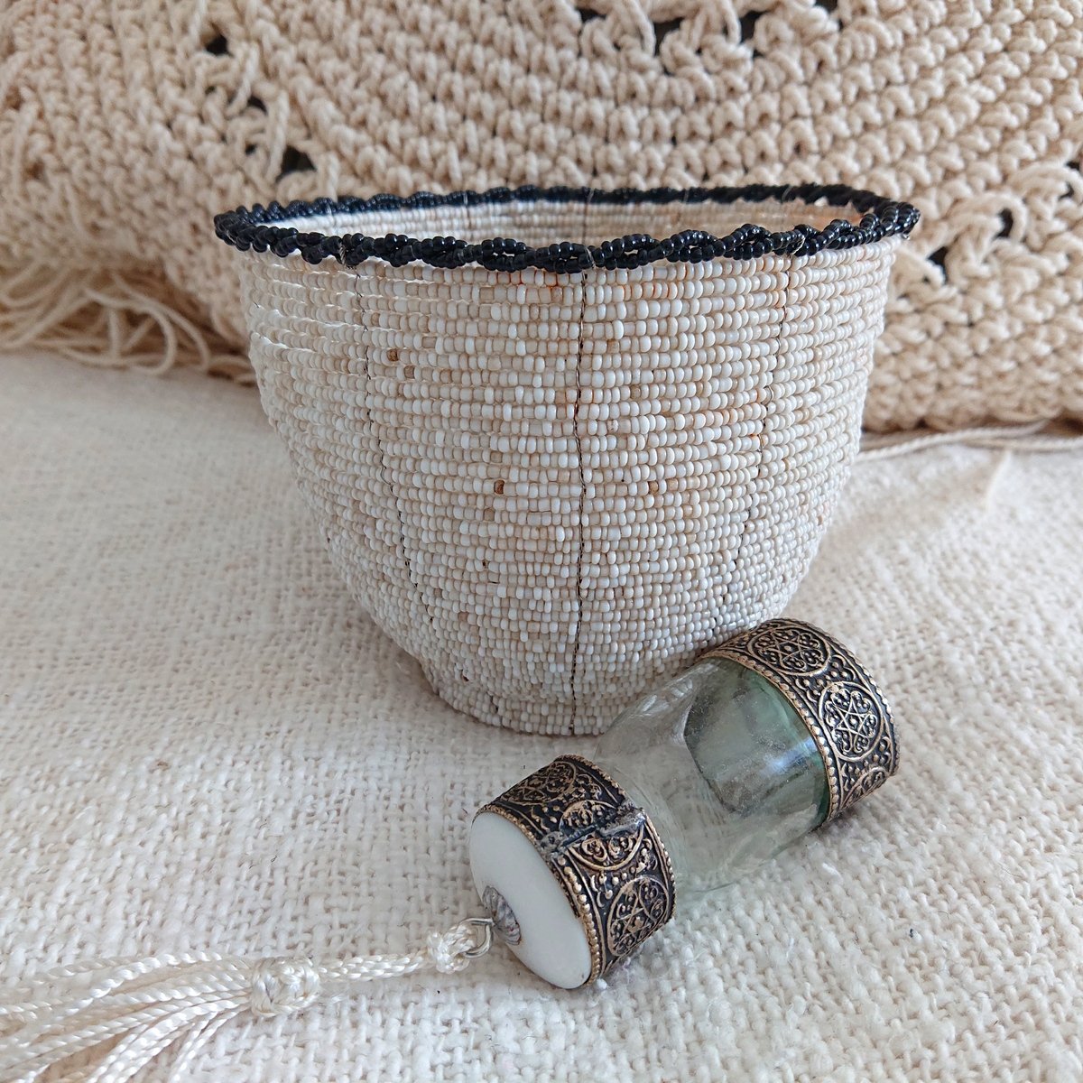 Petit pot Lyl blanc et noir
