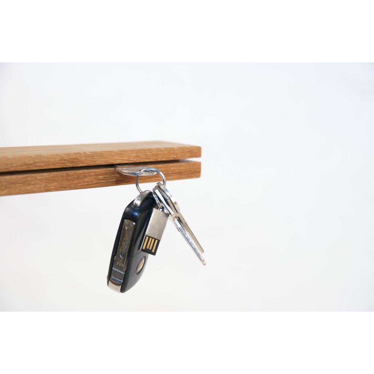 Schlüsselbrett minimalistich aus Eiche