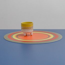 Farverig og original Round Flower Buttercup rund dækkeserviet
