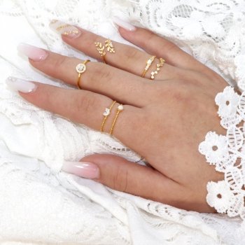 Gold-plated silver ring with zirconia