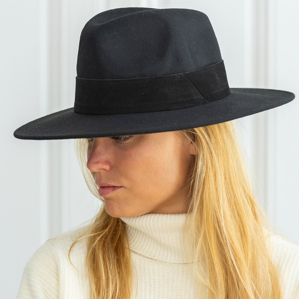 CAPPELLO A TENDA LARGA - treccia in pelle
