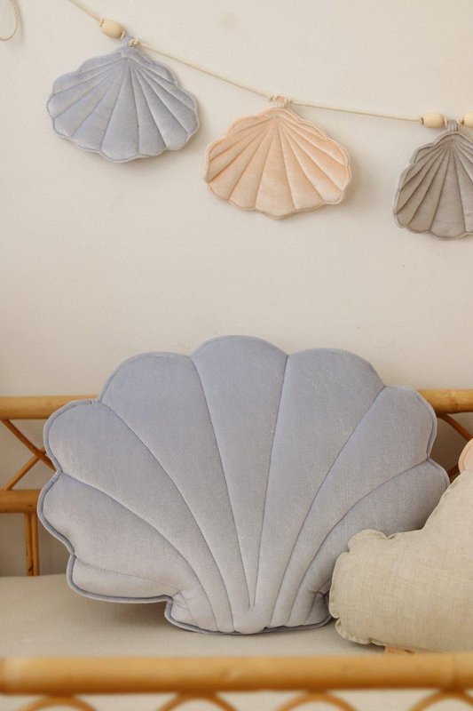 "Blue Pearl" Velvet Shell Pude