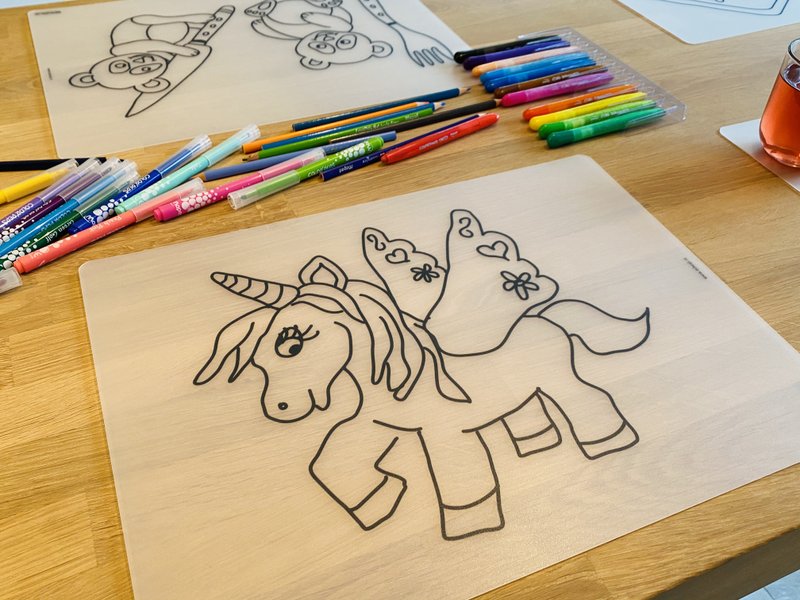 Genfarverbart dækkeserviet Magic Unicorn