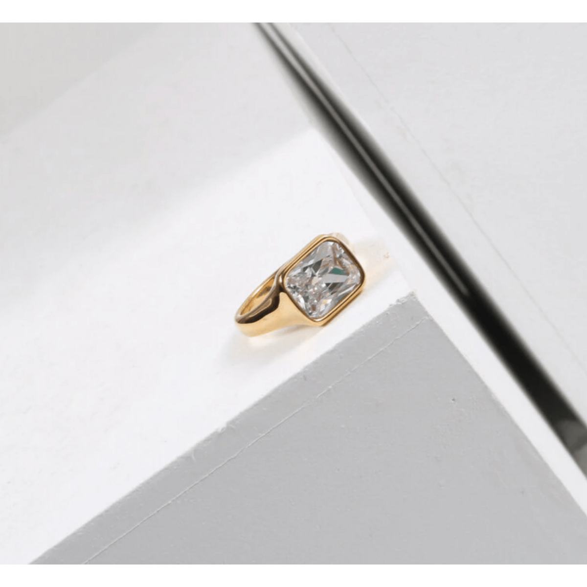 Andrei - Women’s Diamond Signet Ring