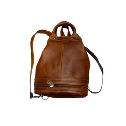Mochila convertible y bolso cruzado de cuero marroquí suave