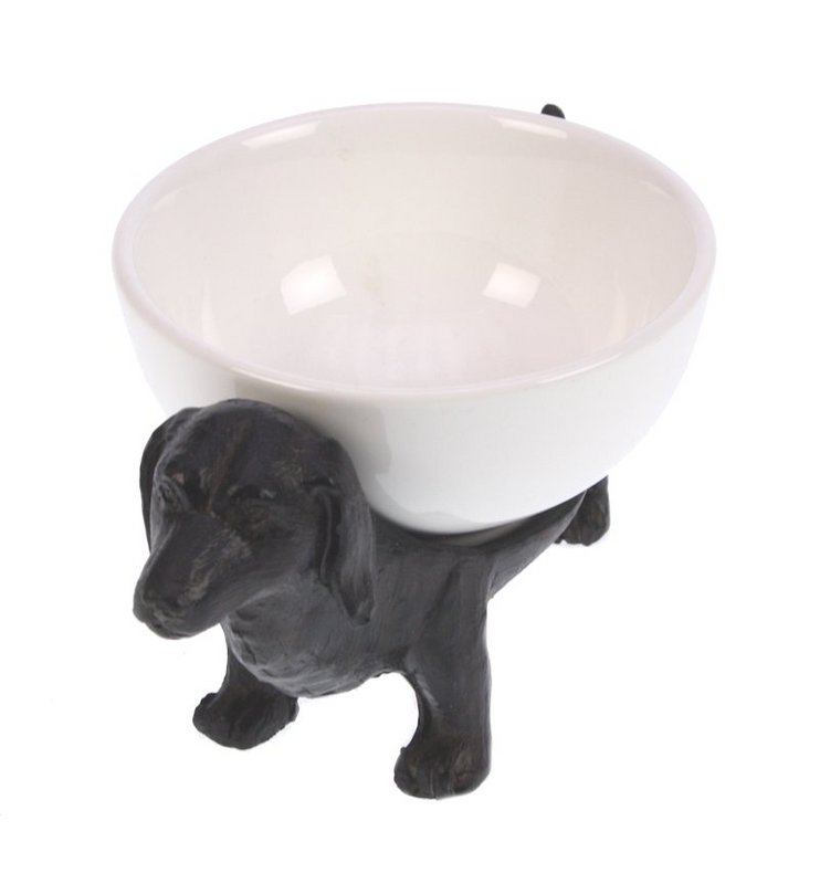 Gravhund med dekorativ skål