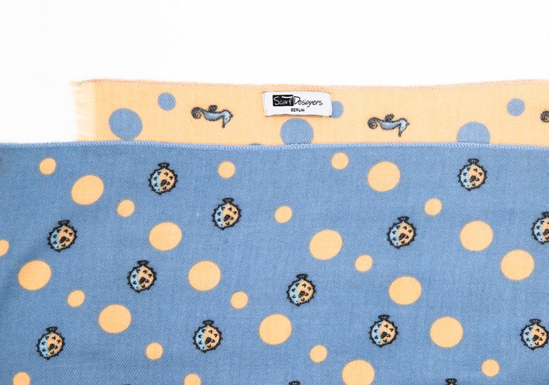 Sciarpa di cotone con stampa marina in blu cielo e beige
