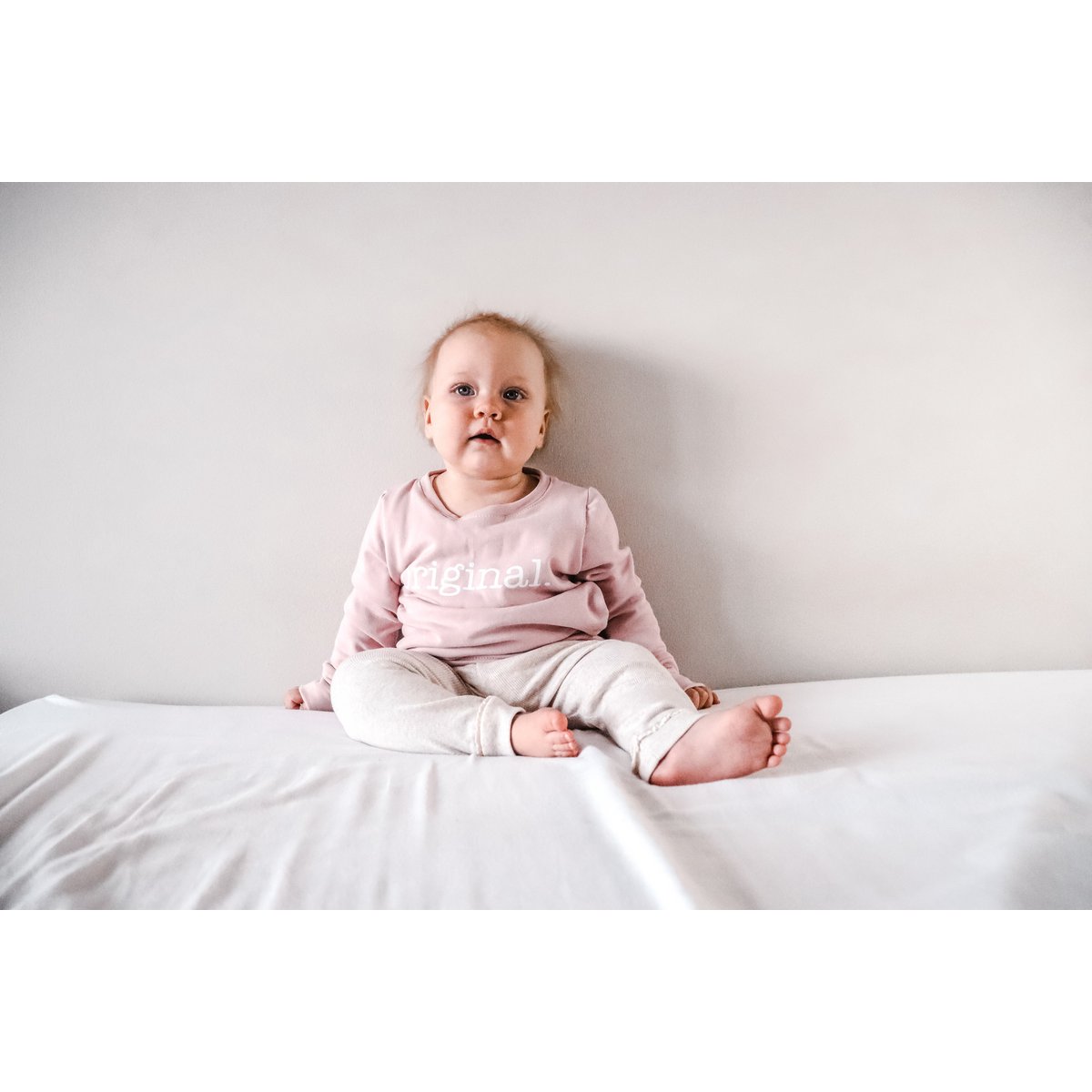 Pull oversize rose bio pour bébé avec imprimé