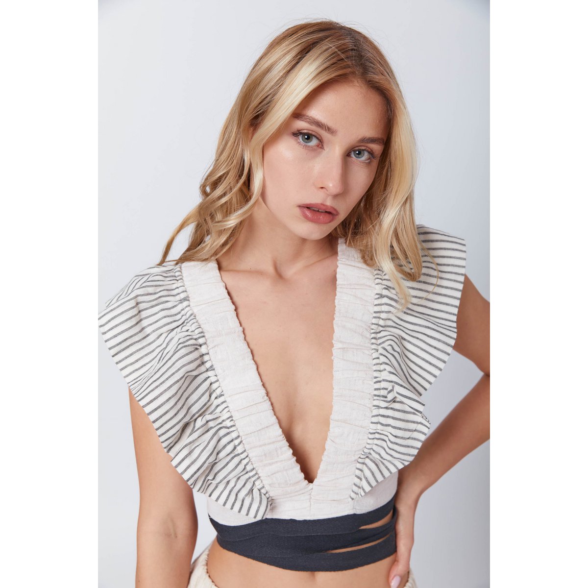 Boho ruffled beige linned afgrøde