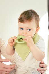 ENSEMBLE DOUDOU + BANDANA + ANNEAU DE DENTITION - MOD. OSO - ROSE FONCÉ