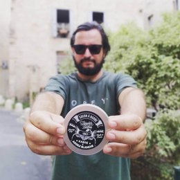 Rasierseife mit 3 natürlichen Wirkstoffen aus biologischem Anbau. 100g