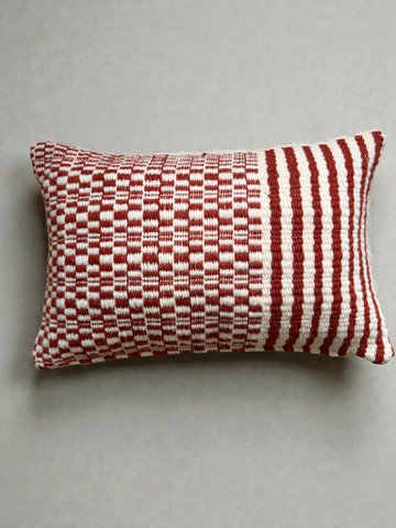 Heritage Line cushion - red - 40 x 60 cm