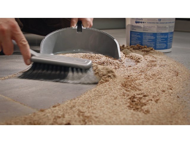 Binder Easy Absorb fine grain, for all types of liquids/surfaces 1.5 liters