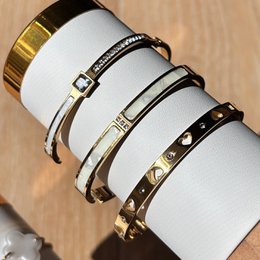 MOTHER OF PEARL - Rigid shell bracelet