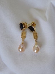 Triple Joy Pearl dråbe ørering - guld