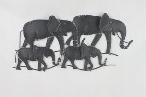 metalen wanddecoratie. Olifant zwart