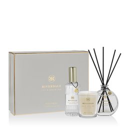 Elegant reed diffuser set with lily and green tea scent, featuring a tall glass bottle with black reed sticks.