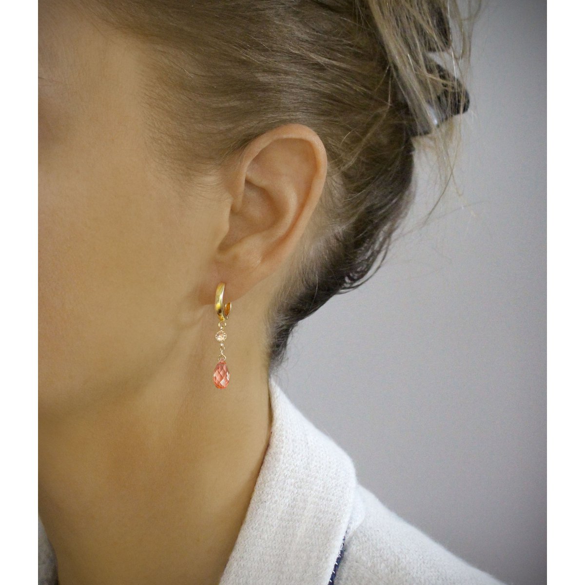 Créoles plaquées or 18 carats avec gouttes de cristal Rose Peach