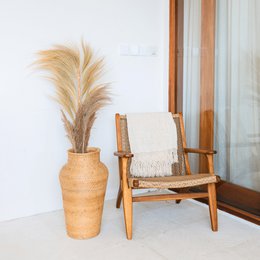 Woven Rattan Vase Round – Large Boho Decorative Vase – Vase Tall & Narrow – Floor Vase Handmade from Natural Fibres (Ø 30 cm) KIDUNG