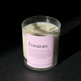 Vela perfumada femenina del día de San Valentín