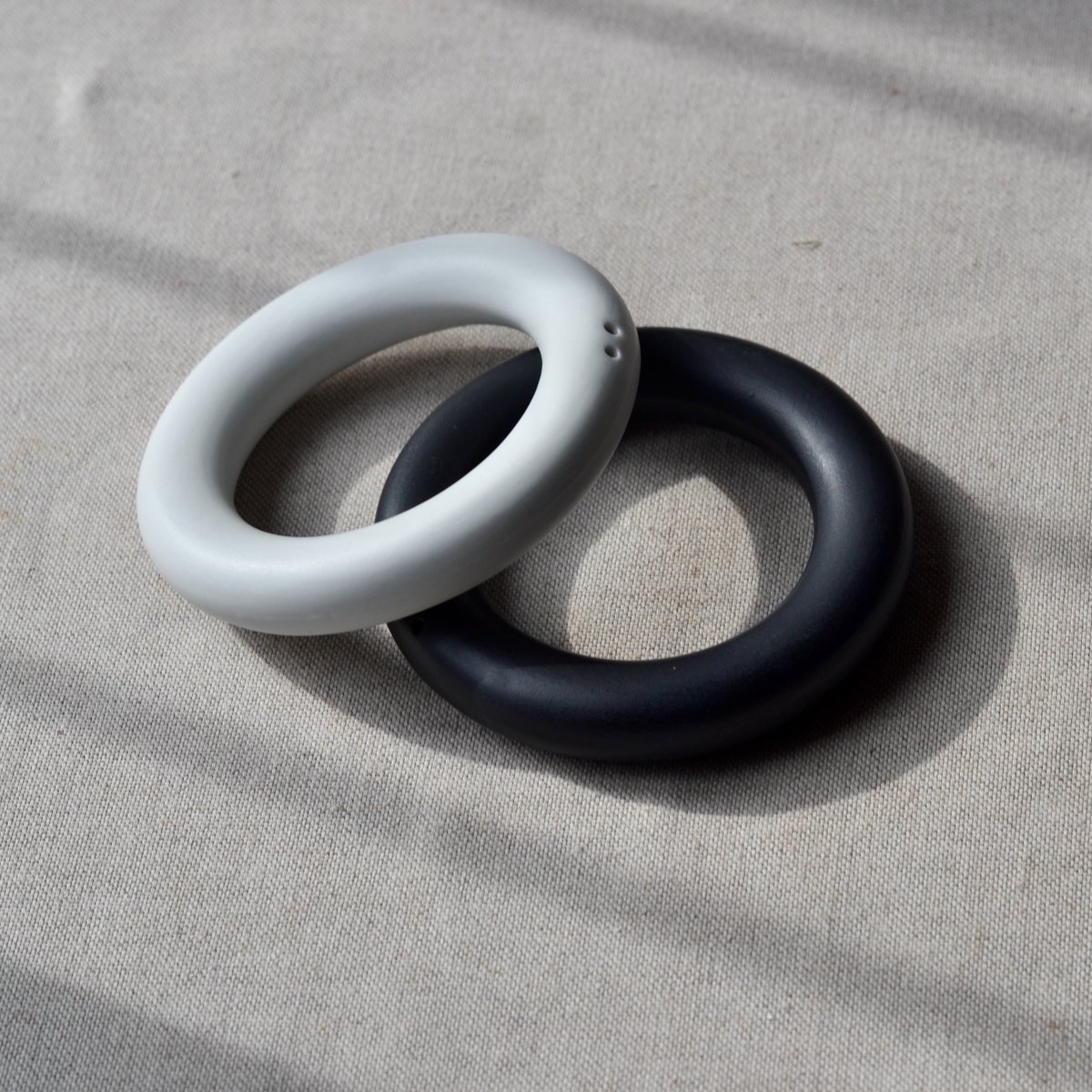 Rings Salt + Pepper Copy