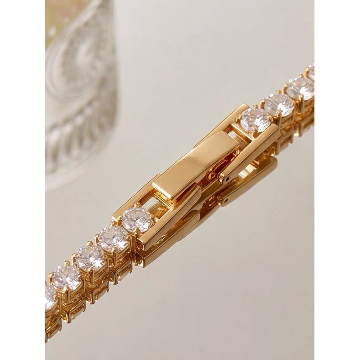 Tijdloze tennisarmband met diamantlook