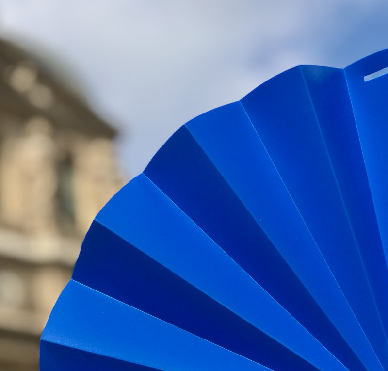 Eventail, éventail à main, éventail, bleu roi opaque