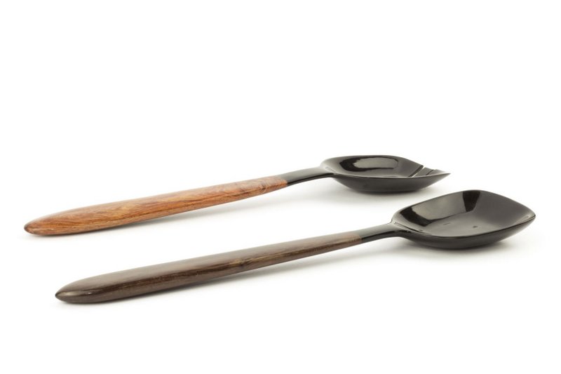 Square spatula cutlery in black horn and rosewood