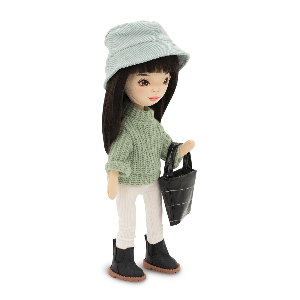 Weiches Spielzeug, süße Schwestern - Lilu in einem grünen Pullover + Bonuszubehör (35 cm)