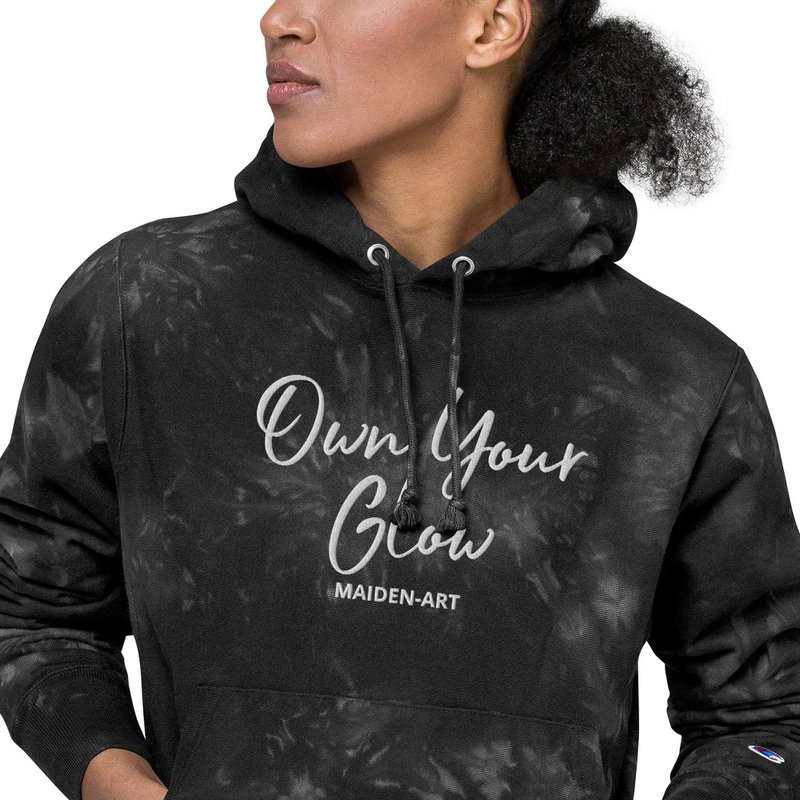 Own Your Glow Unisex Champion Batik-Hoodie mit Stickerei | Champion-Hoodie