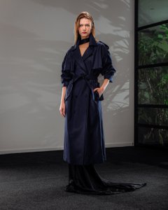 Belted trenchcoat