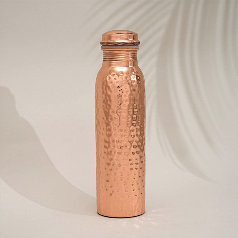 Puur koperen waterfles gehamerd ± 950 ml