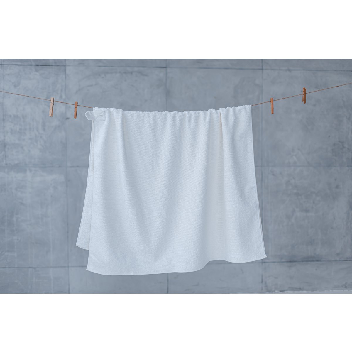 Serviette de corps en éponge de chanvre de couleur blanche