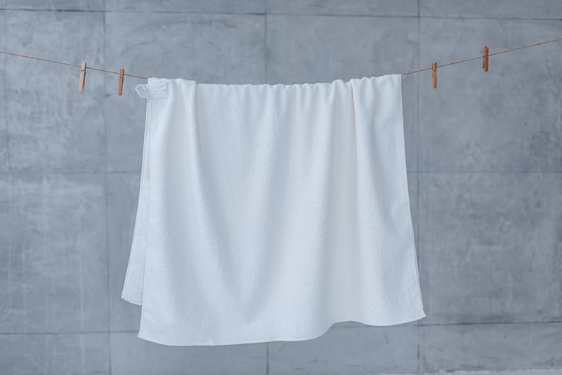 Asciugamano per il corpo in spugna di canapa di colore bianco