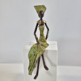 Bronze-Skulptur "Femme assise élégante" by Karim Sana | verschiedene Größen und Farben