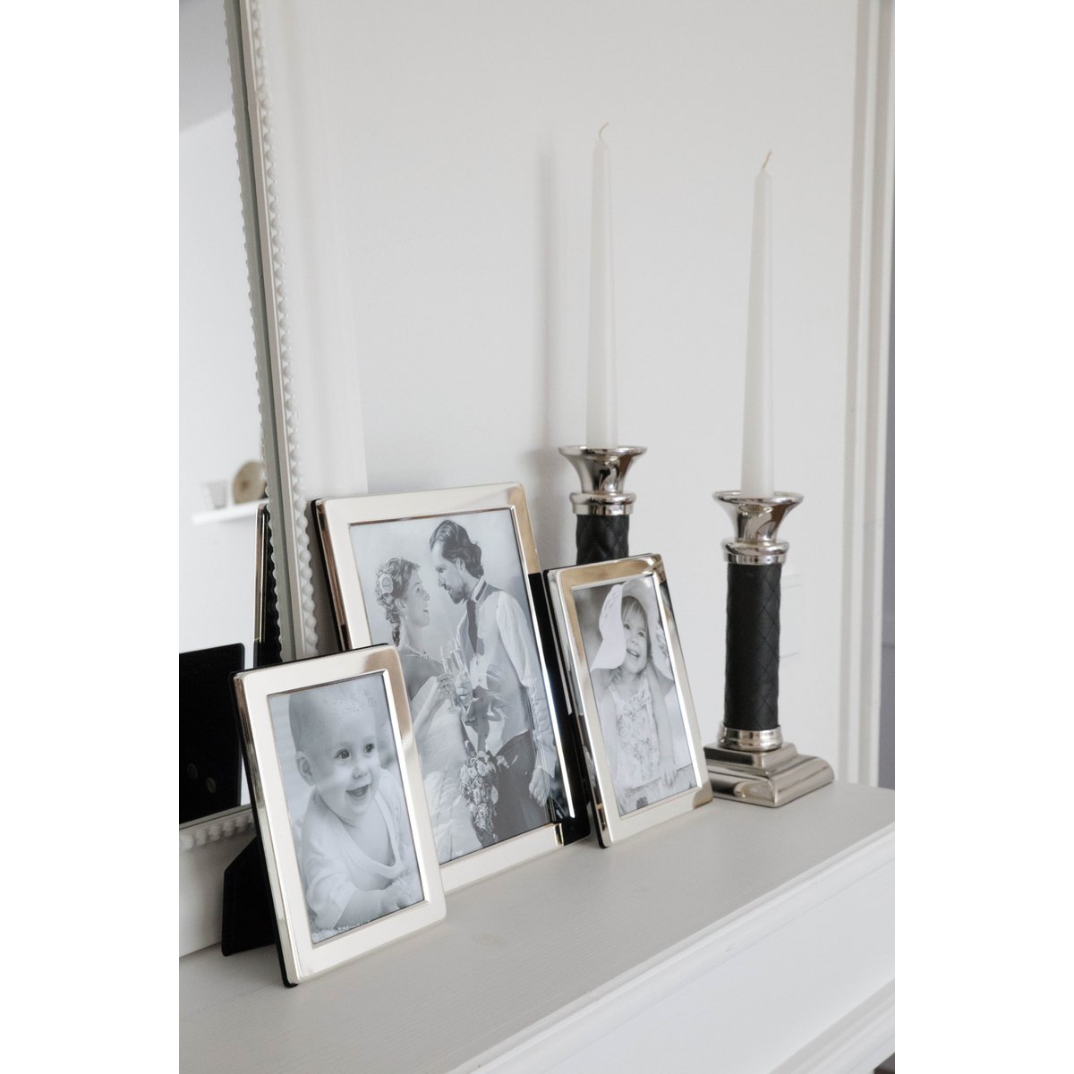 EDZARD photo frame Salerno for photo 20 x 25 cm, noble silver-plated, tarnish-resistant, with 2 hangers