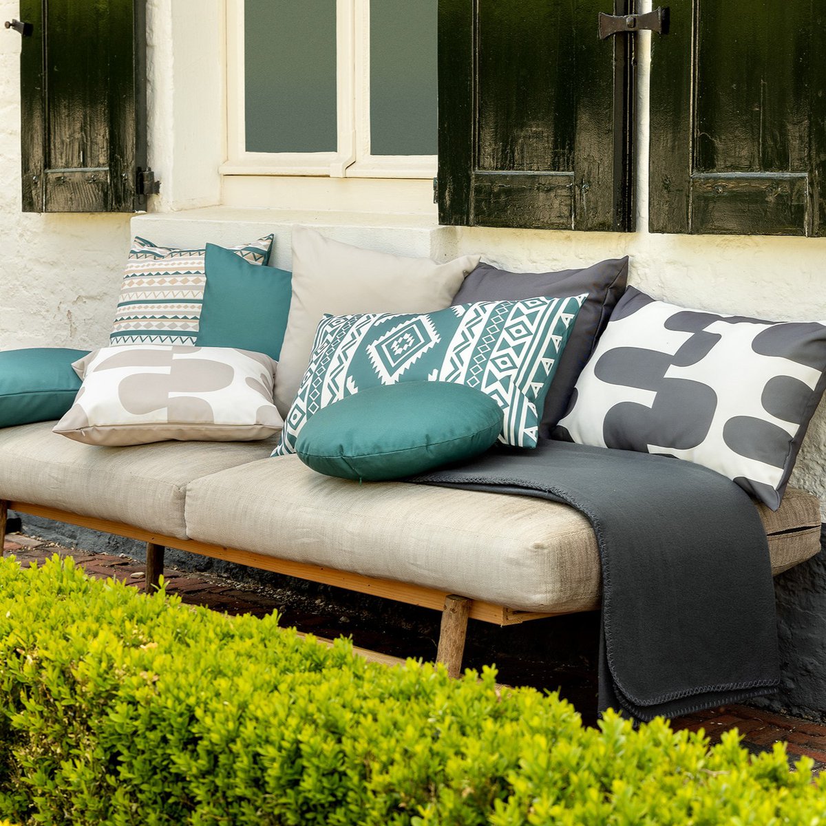 Dutch Decor SANTORINI - Outdoor Cushion 45x45 cm - water-repellent and UV-resistant - Charcoal Gray