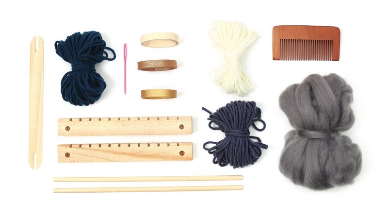 SMALL WEAVING LOOM KIT 290 x 190 mm
