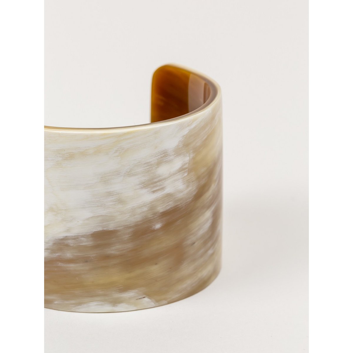 Marmoreret blond hornmanchet