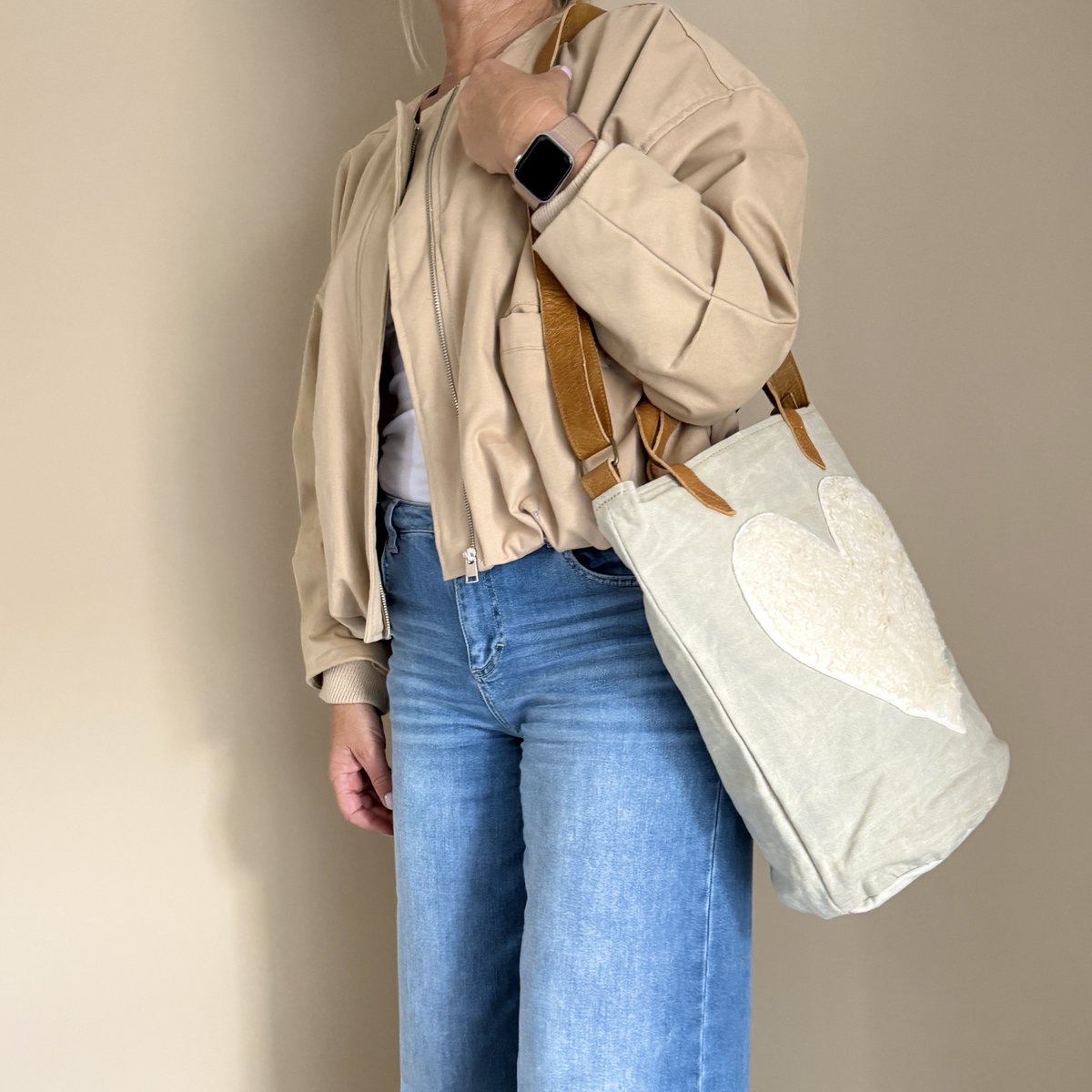 BucketBag teddy heart (vintage light canvas)