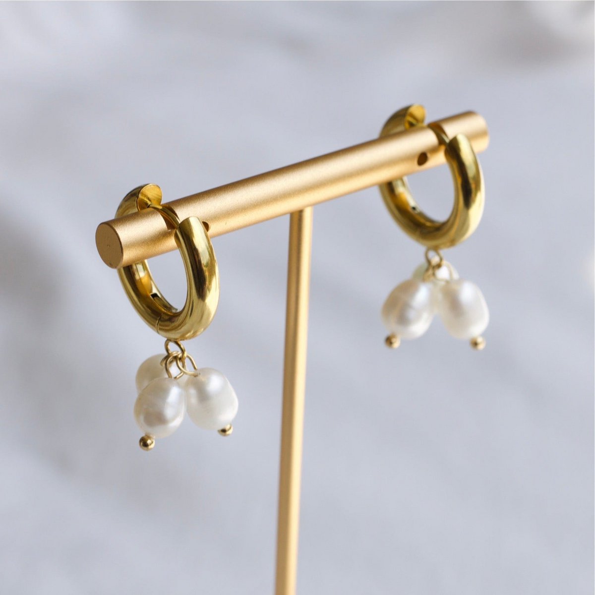 Blinn - Gouden Hoop Triple Cluster Pareloorbellen