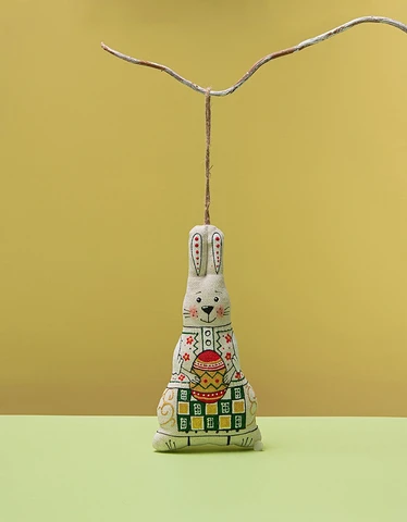 Osterhase mit Osterei