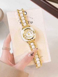 Mindu - Square Statement Retro Women's Watch