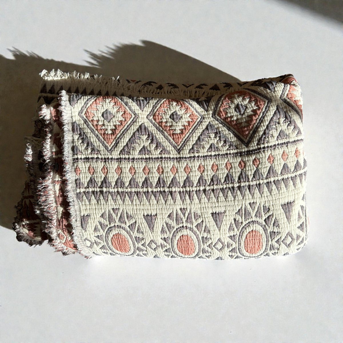 CALMA mousseline deken - rood-grijs-wit - 2,30 x 2,60 m