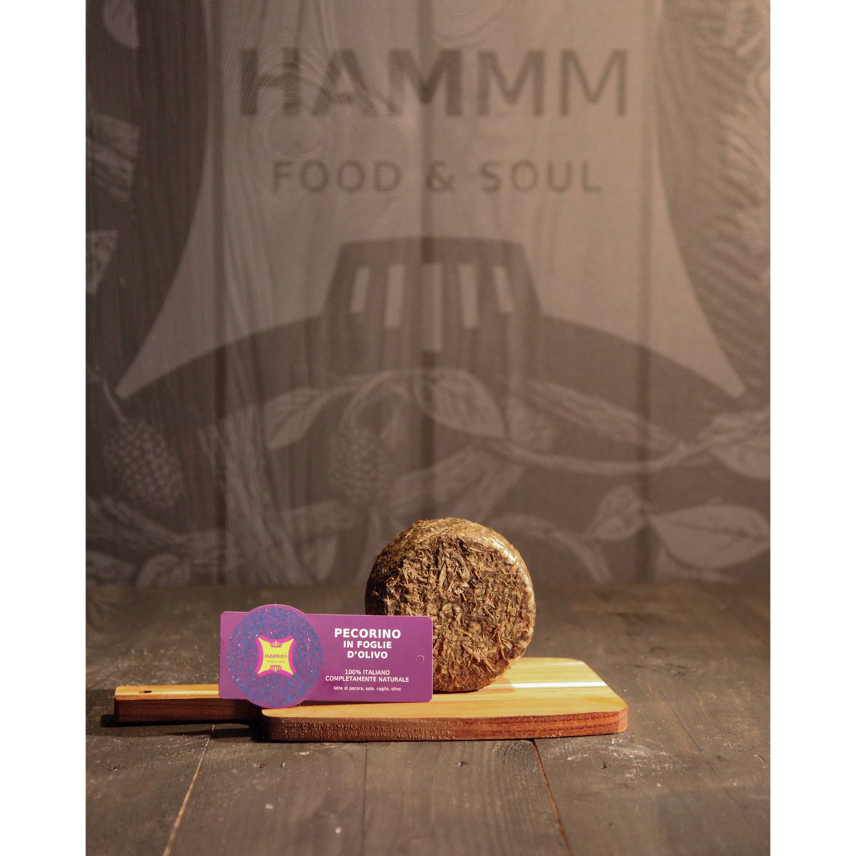 🇬🇧 Pecorino with olive leaves – artisanal cheese refined with olive leaves