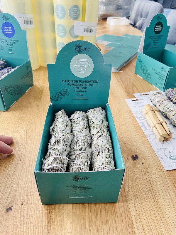 6 Smudge Sauge blanche - Boîte de présentation avec 6 bâtons de fumigation à la sauge blanche (Salvia Apiana)