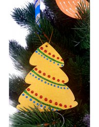 Un sapin de Noël peint en or